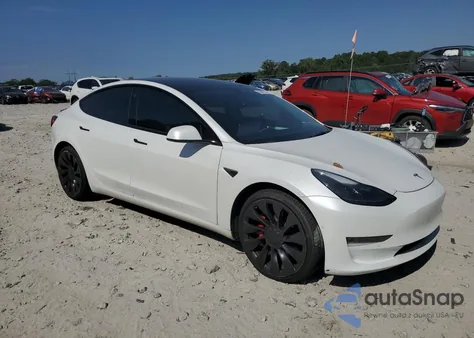 2022 Tesla Model 3 z USA, uszkodzony, nr VIN 5YJ3E1EC1NF110118